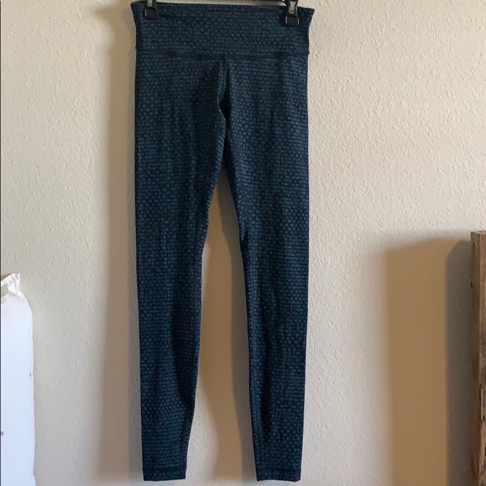 Full length lululemon leggings size 6